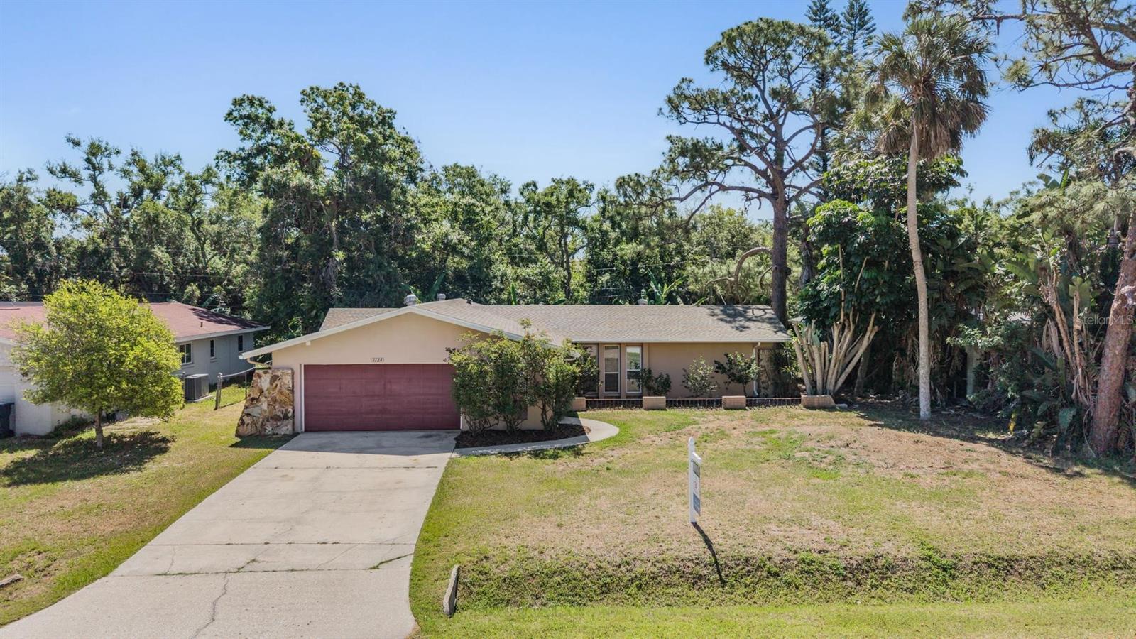 1124 Danny Dr