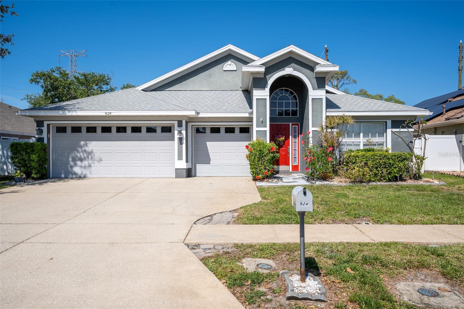 624 N Lake Blvd