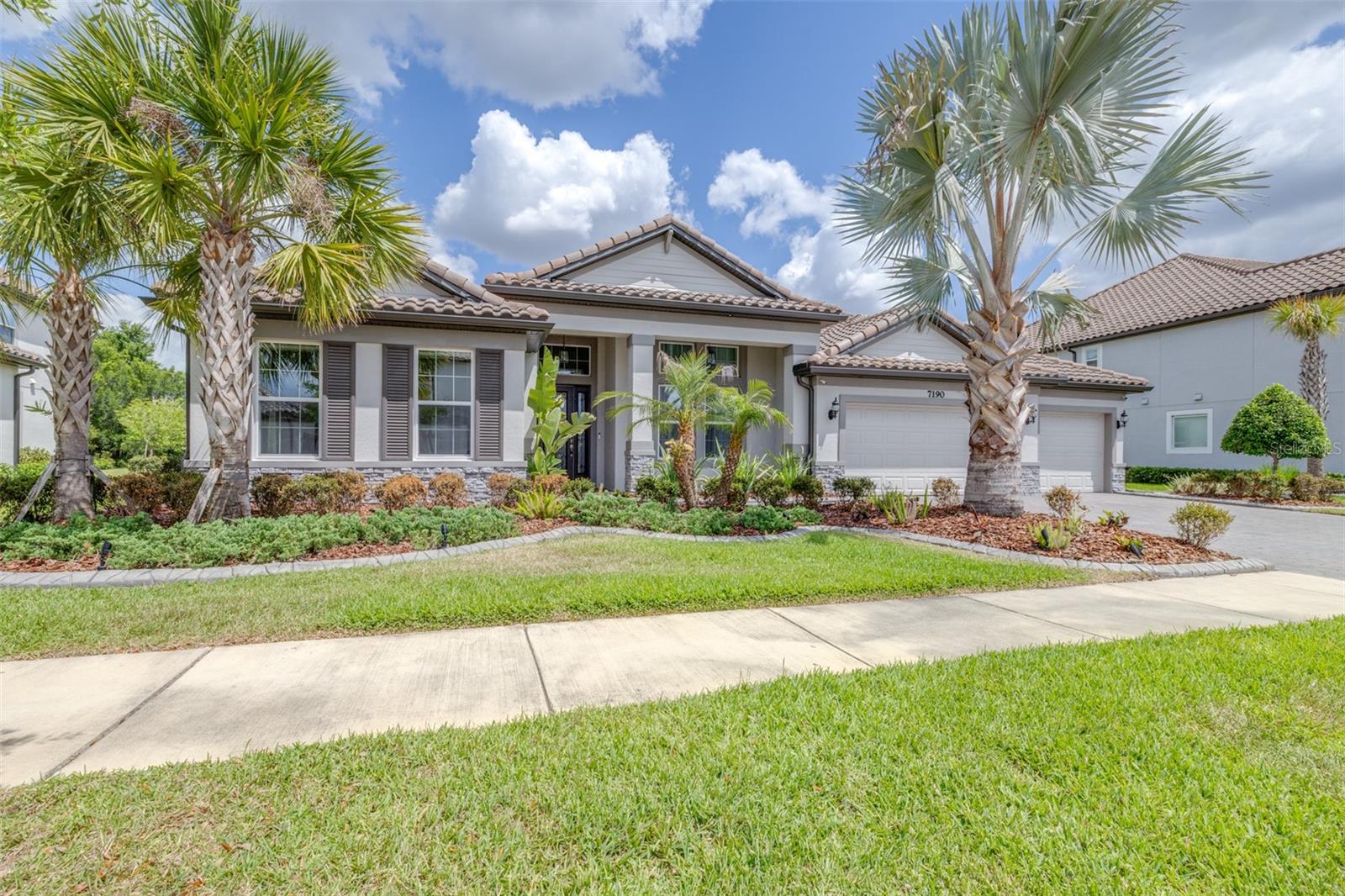 7190 Graybrook Dr
