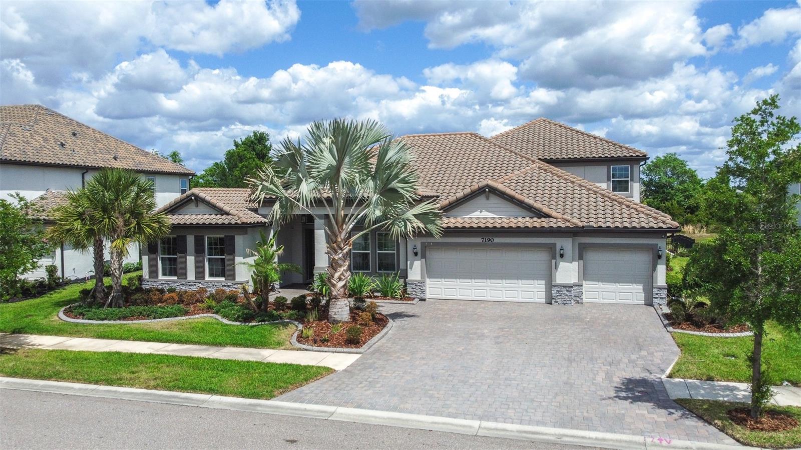 7190 Graybrook Dr