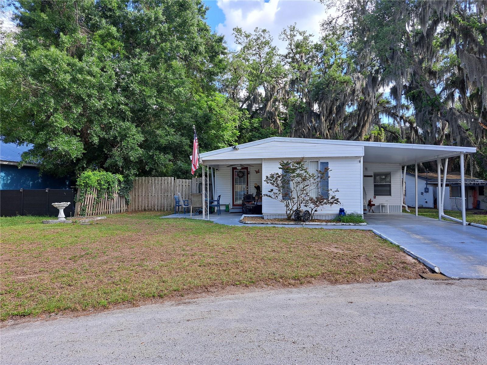 119 Daisy Ave