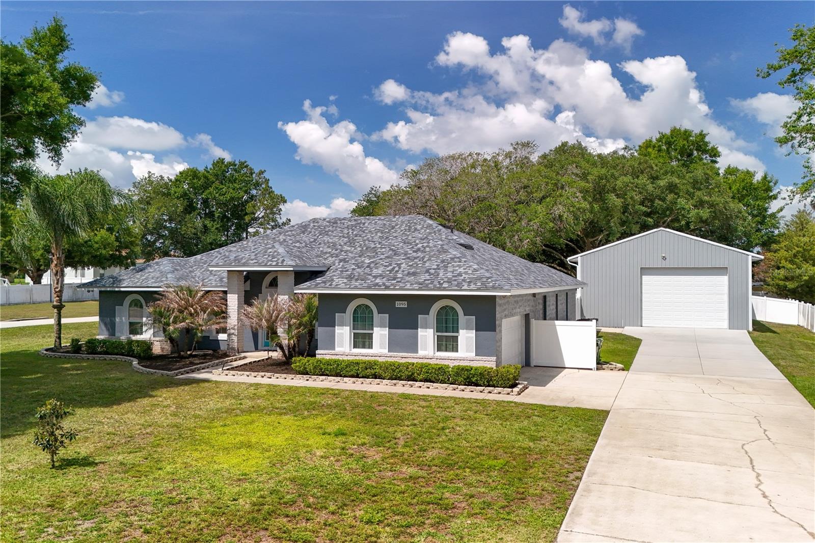 1095 W Lake Hamilton Dr