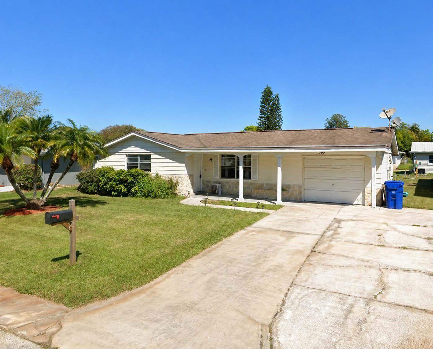 7907 Yucca Dr