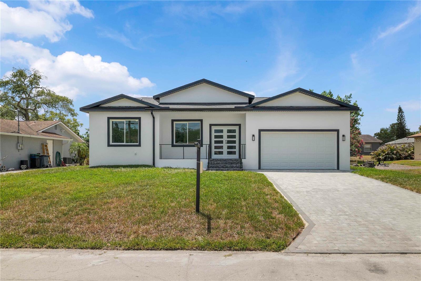 8526 Indies Dr