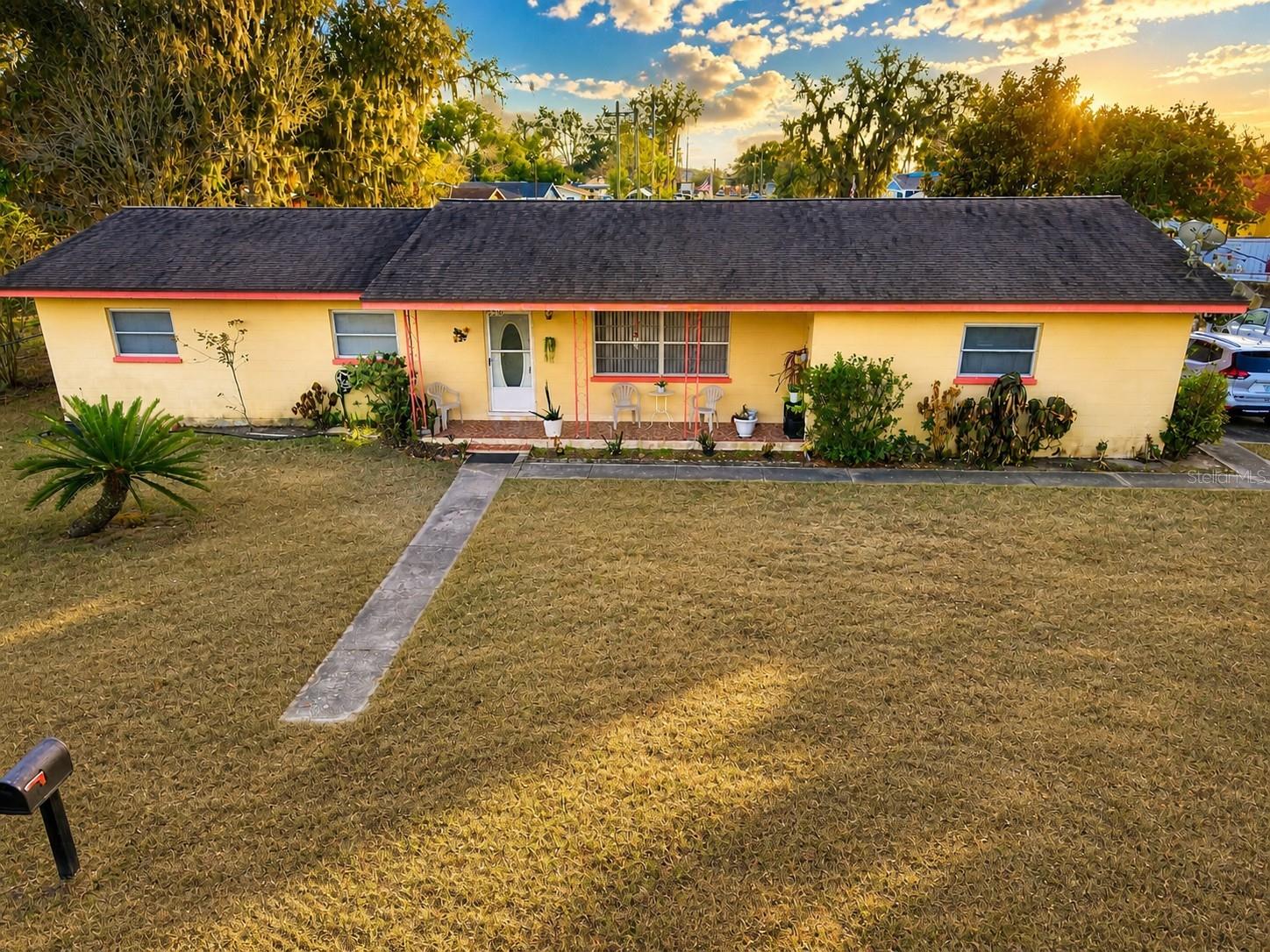 2550 Gress Ln