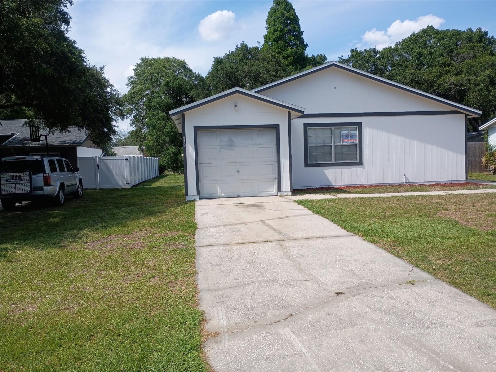 1359 Primrose CT