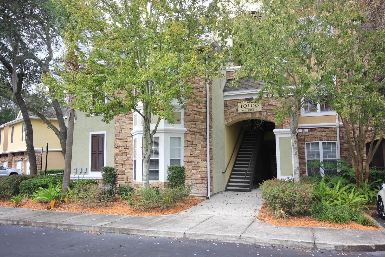 10106 Courtney Oaks Cir #104