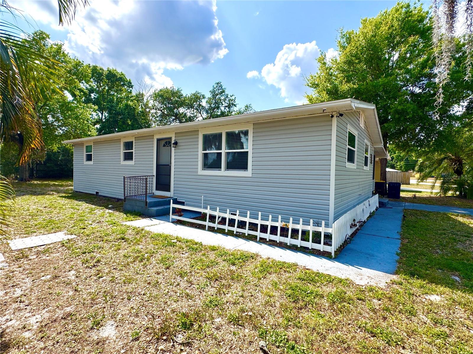 111 NE Palencia Rd