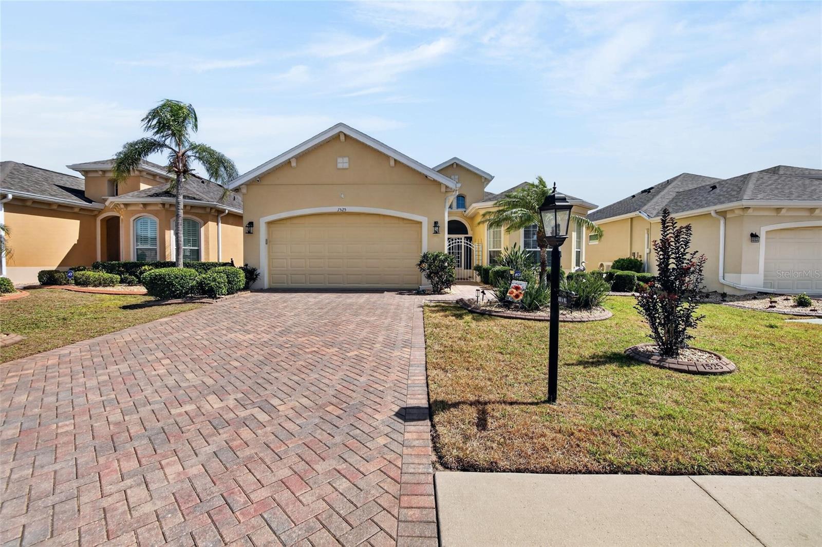 1525 Emerald Dunes Dr