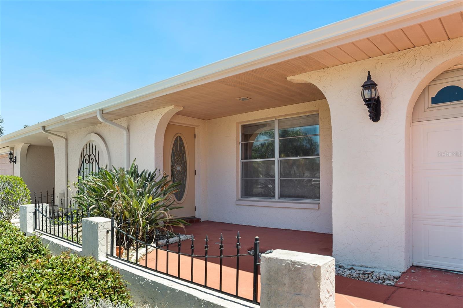 1027 Bluewater Dr