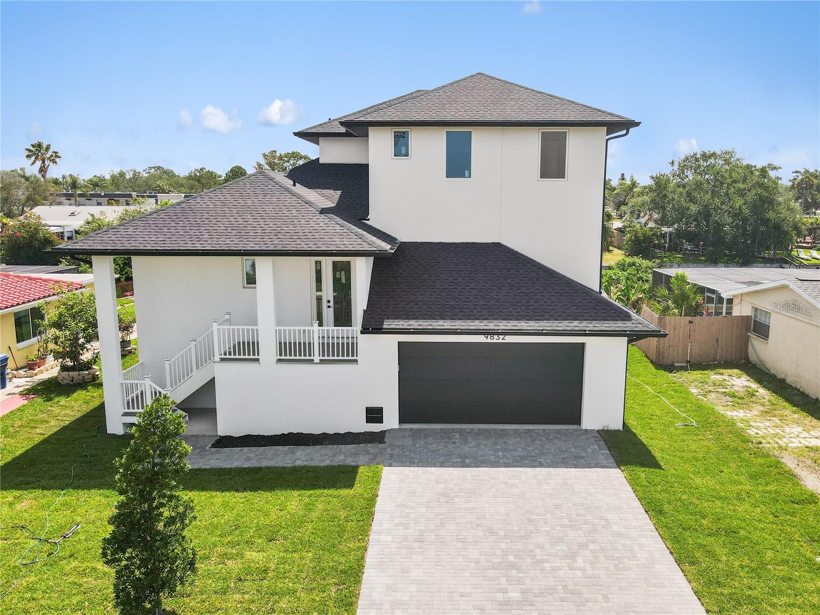 9832 Island Harbor Dr