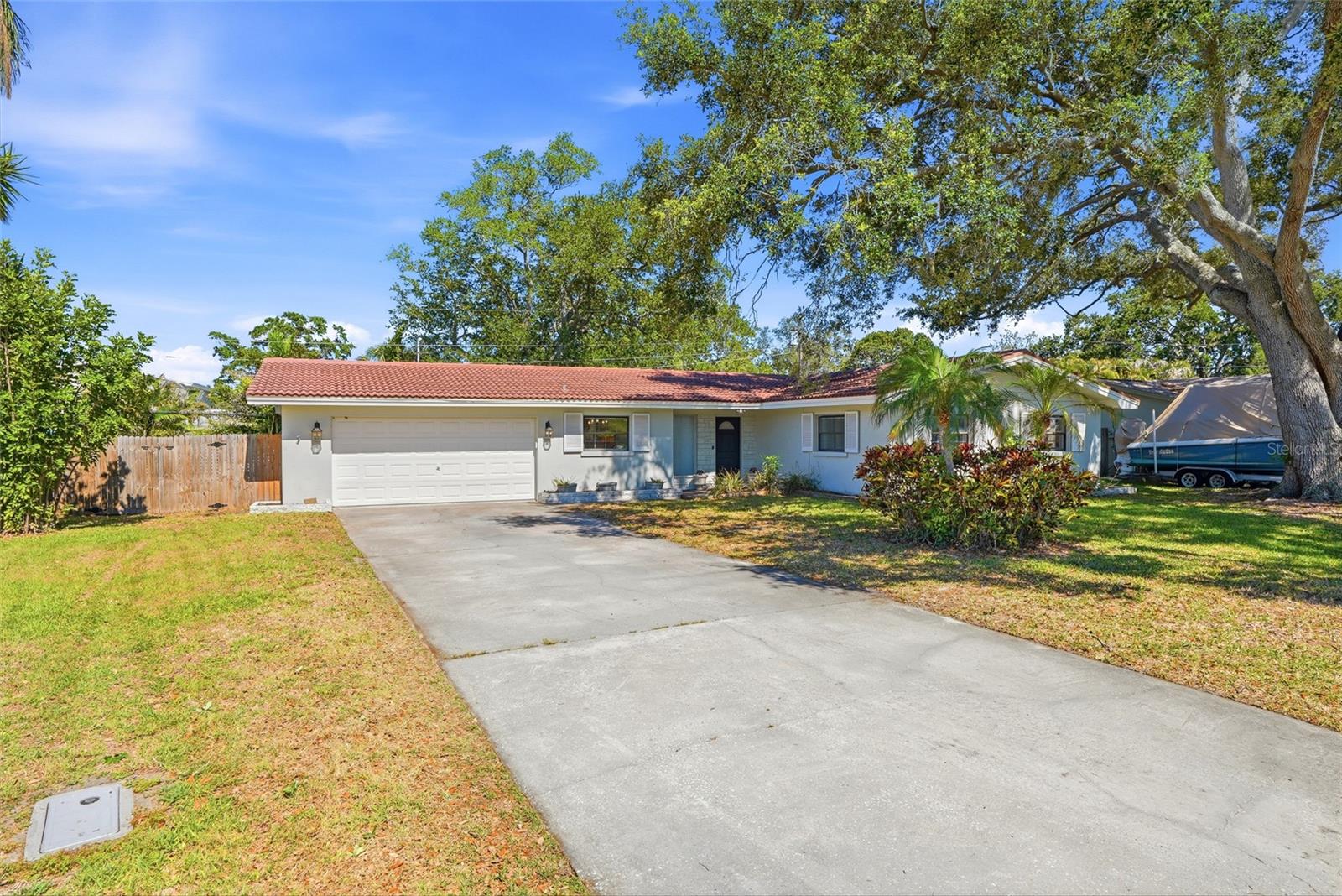 1349 Viewtop Dr