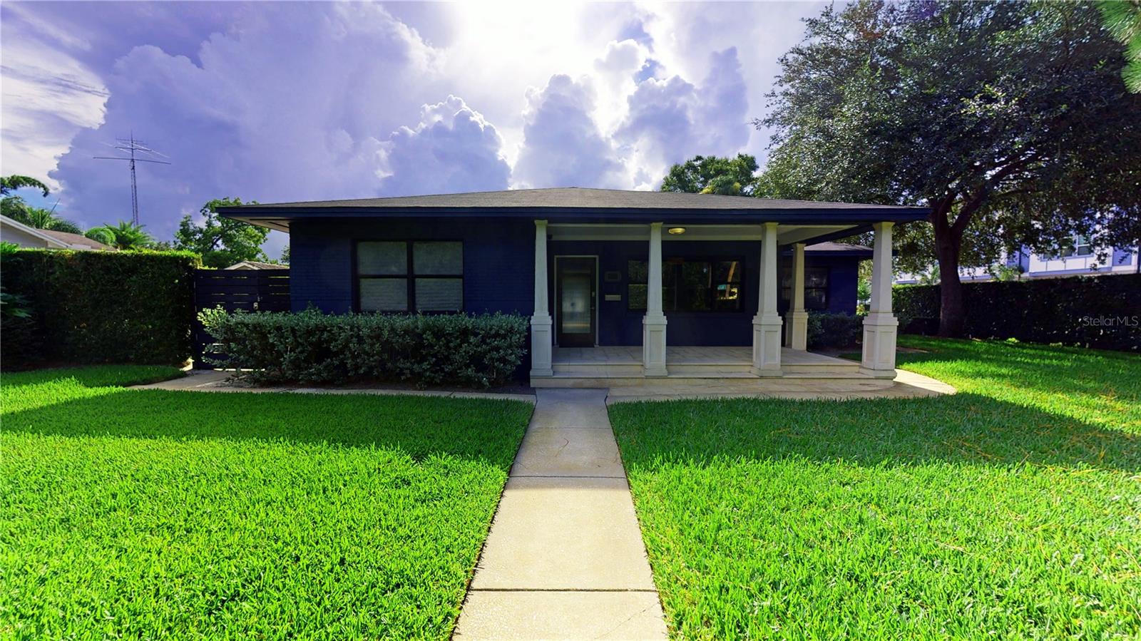 218 S Matanzas Ave