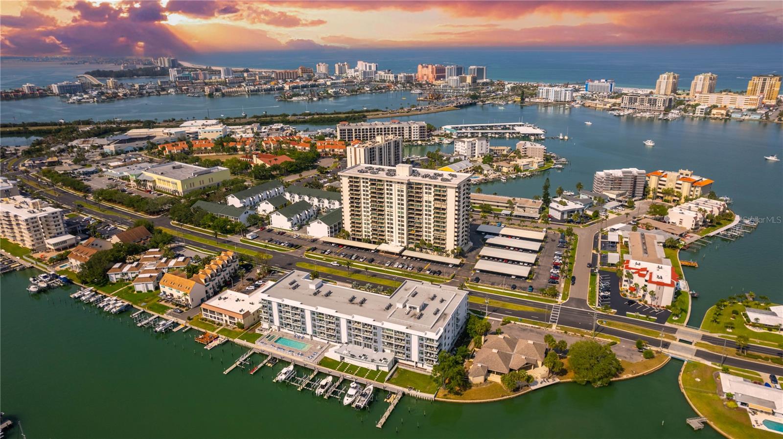 400 Island Way #212