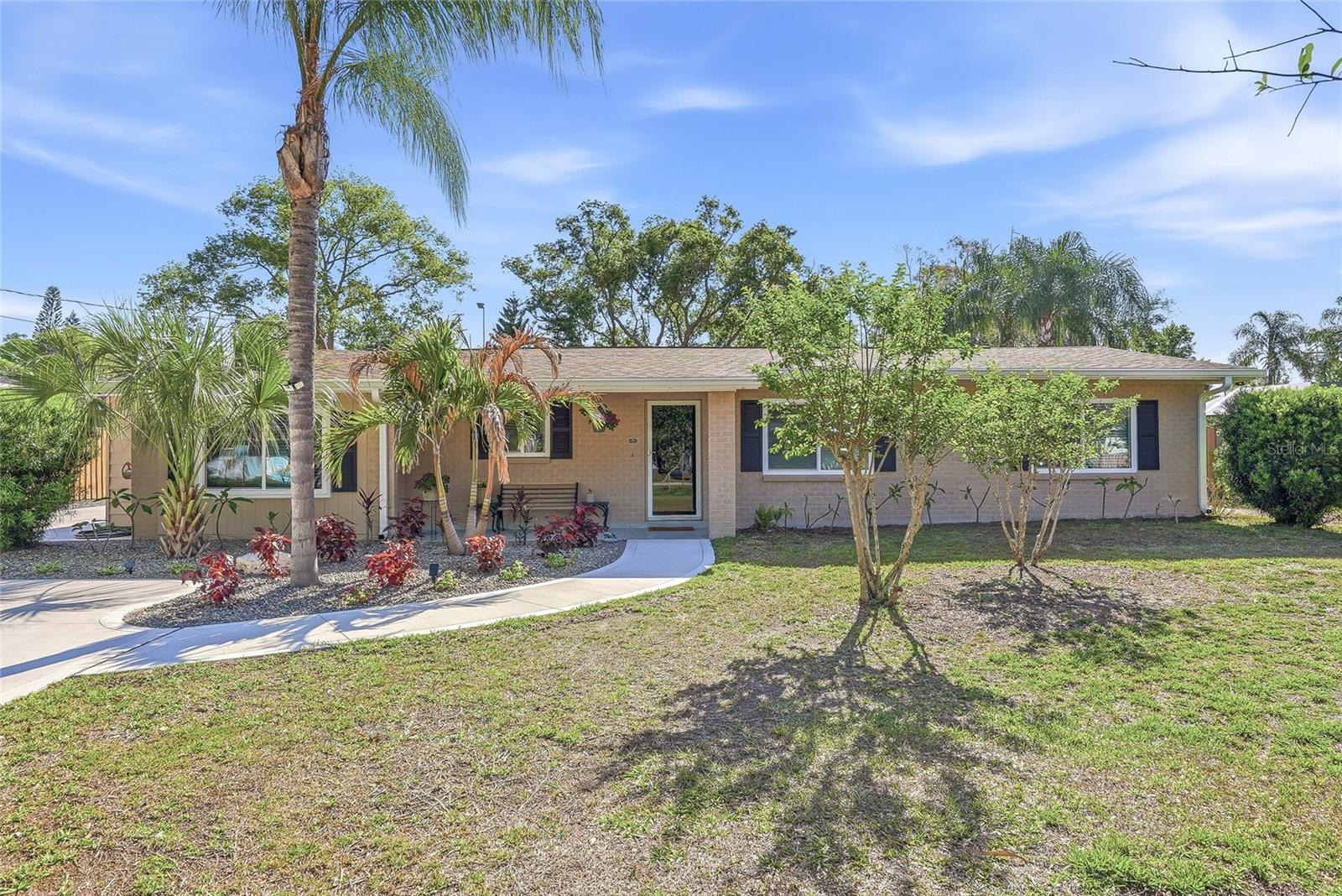 12109 Forest Hills Dr