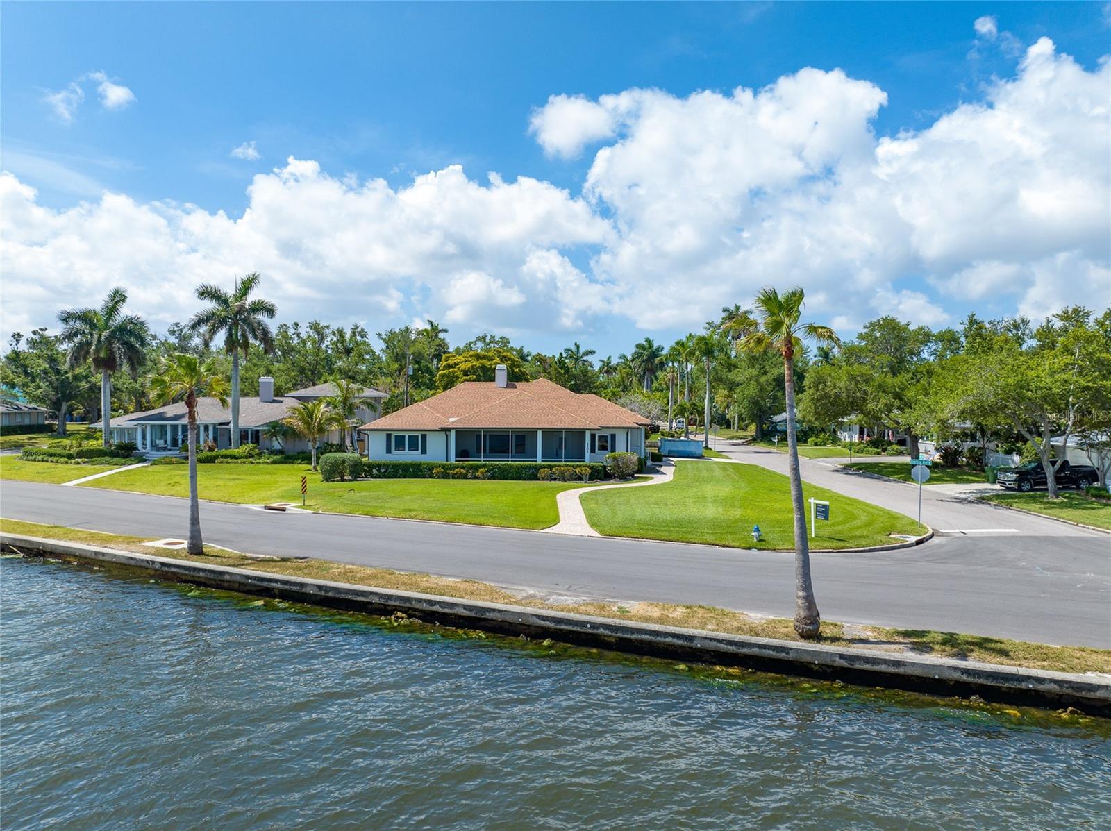 2305 Riverview Blvd