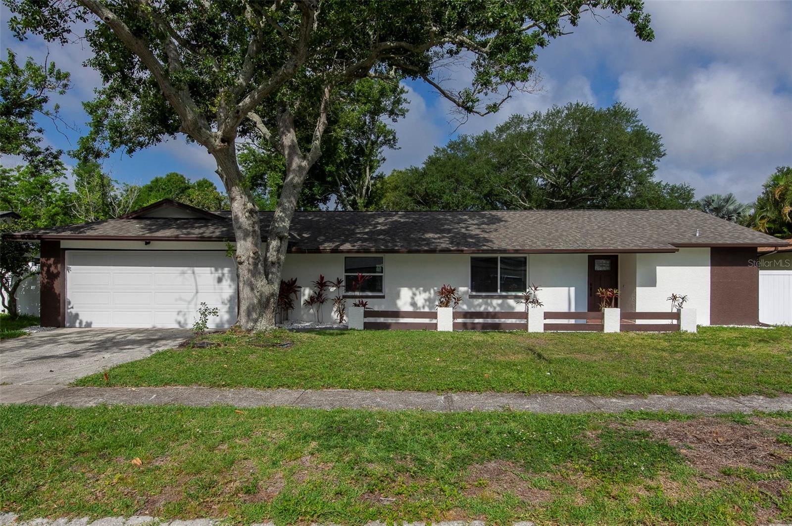 1689 Monterey Dr