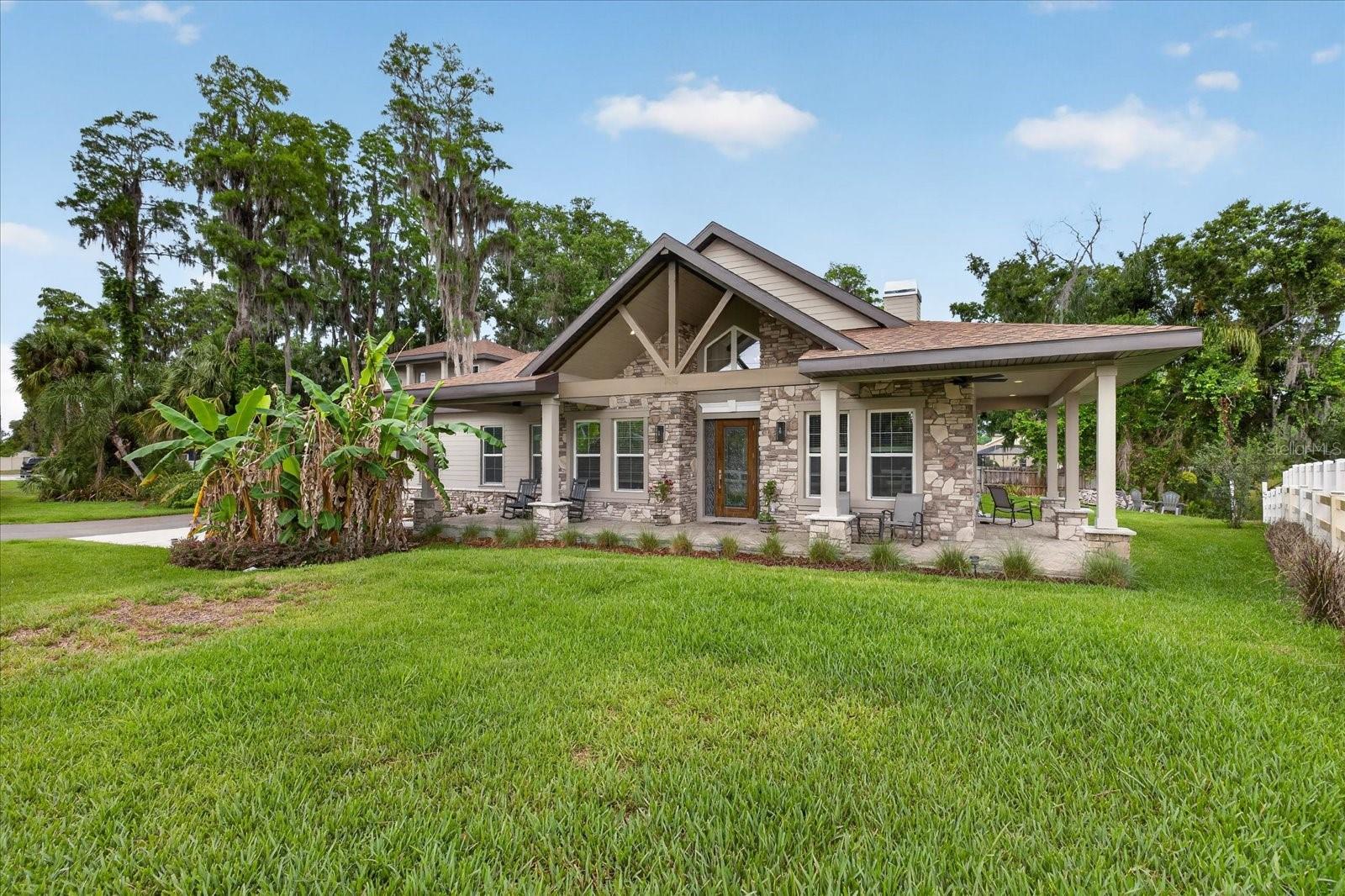 1208 Sunset Ln