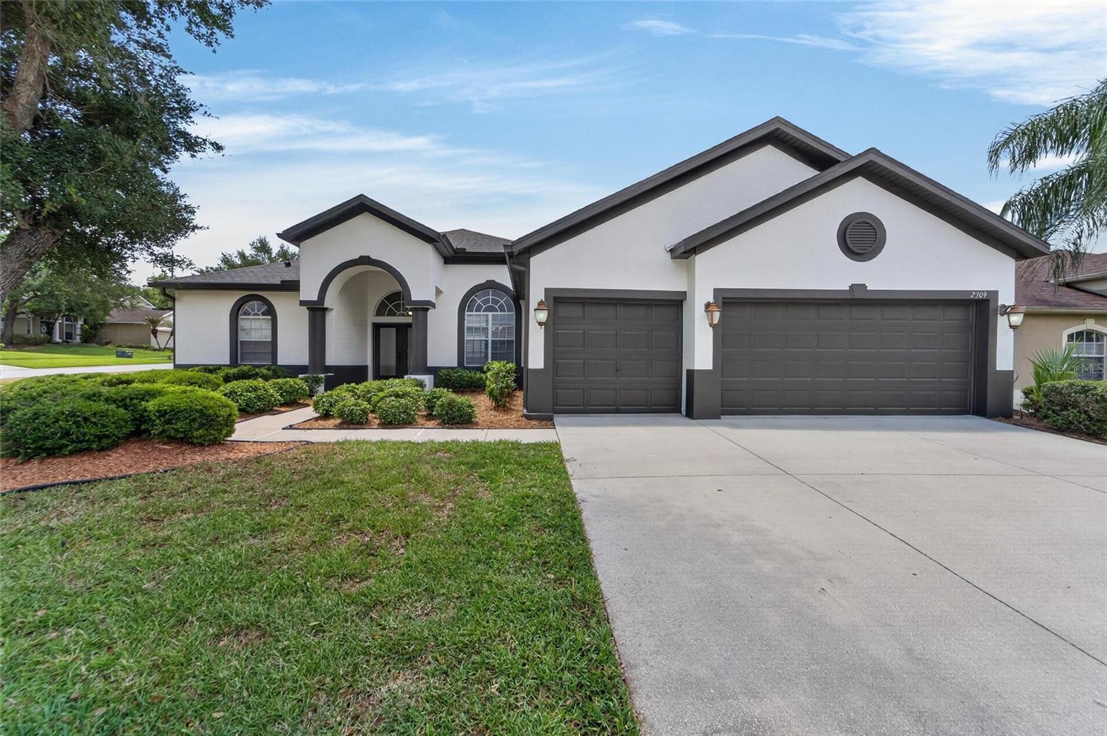 2309 Silver Trumpet CT