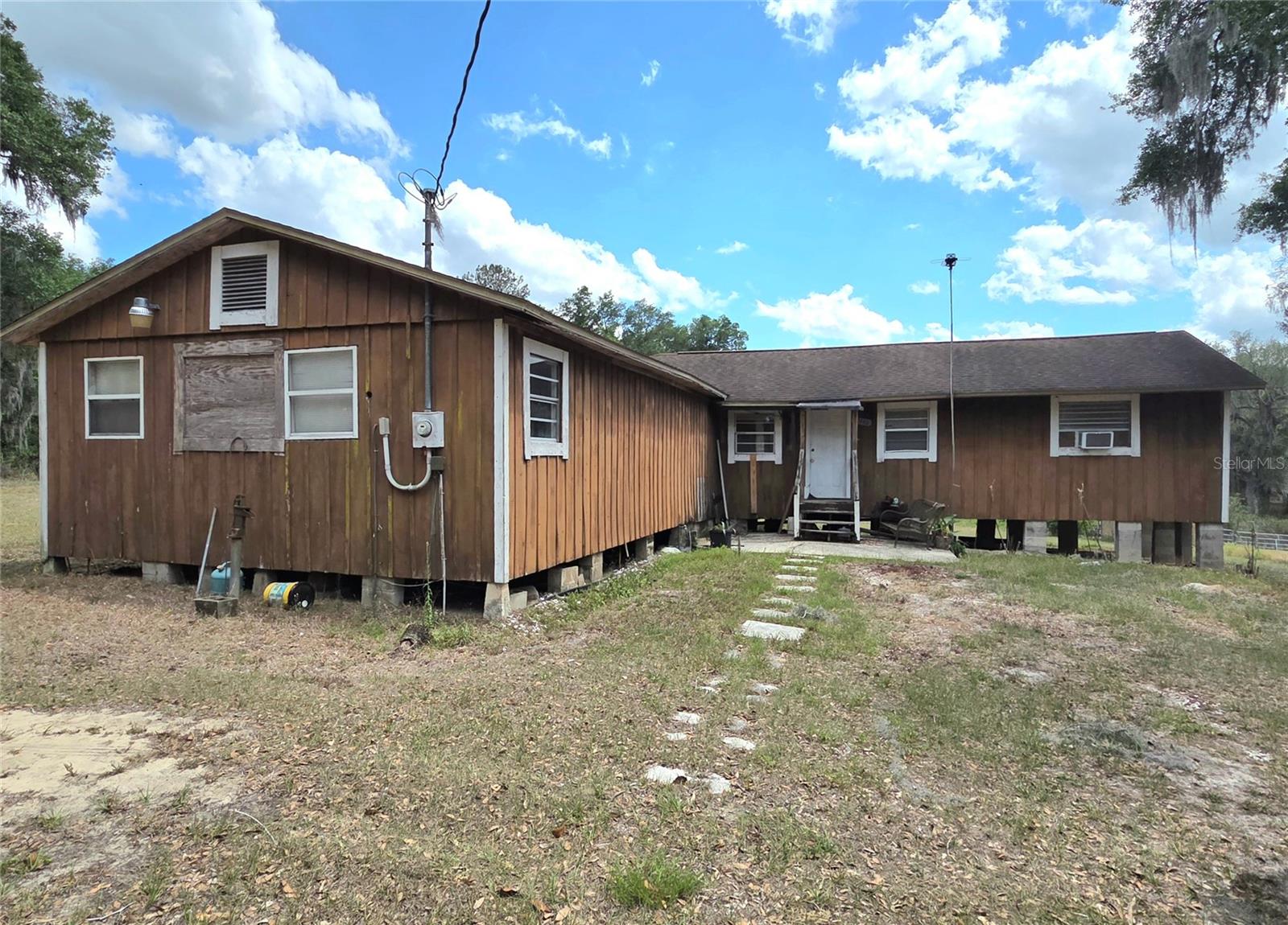 27440 Winchester Dr