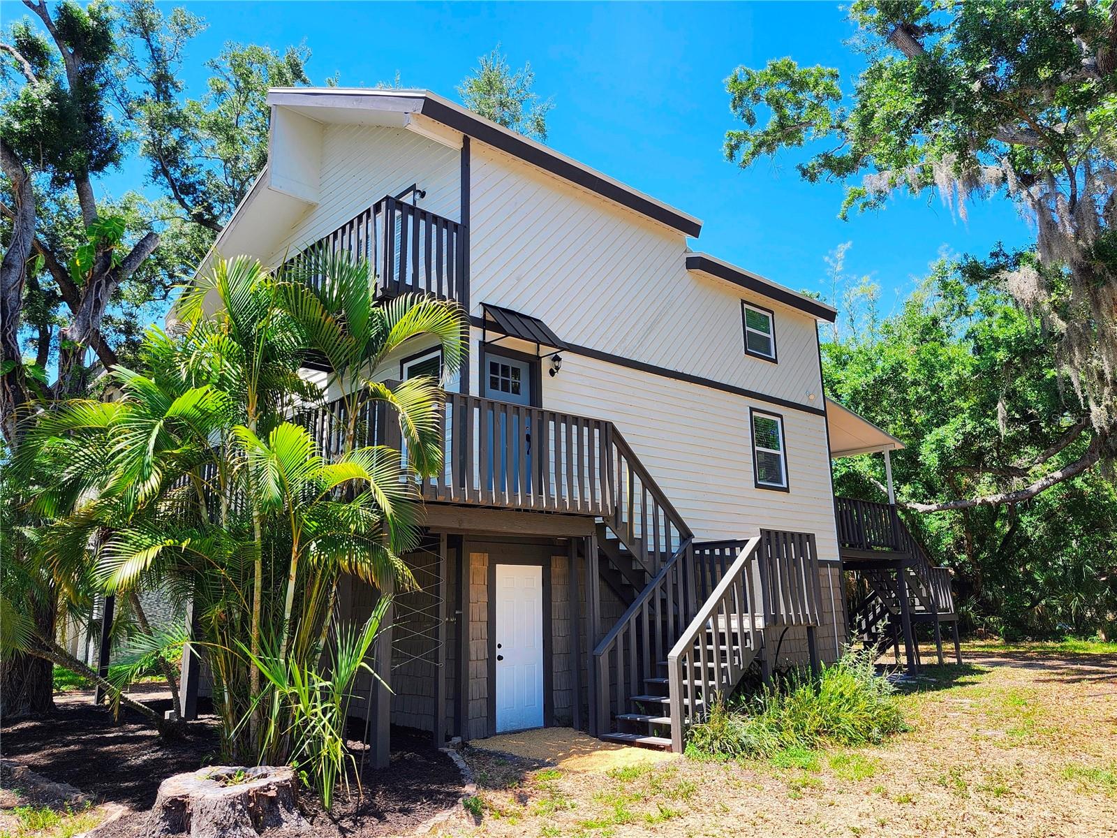 3071 Huron Ave