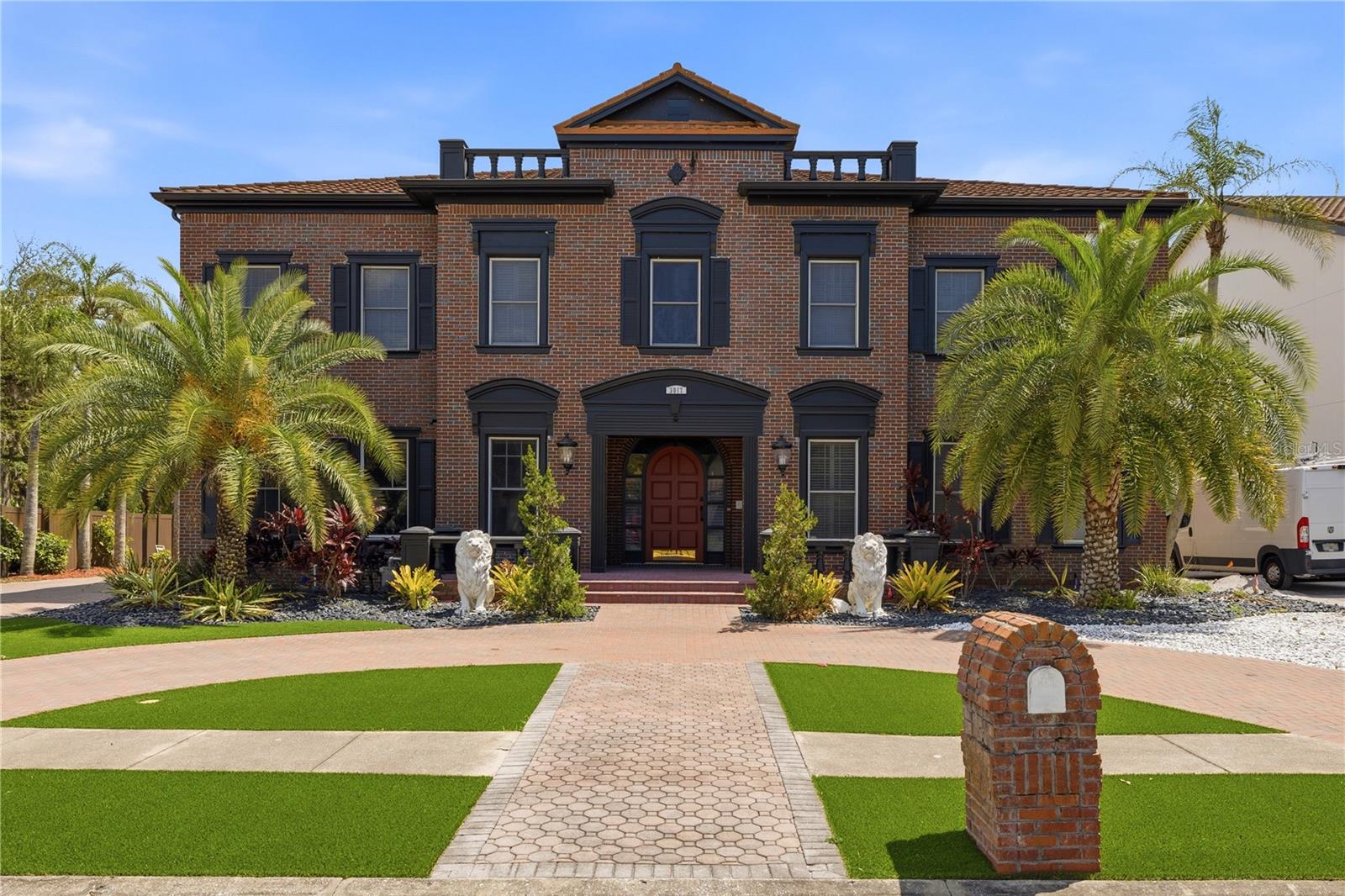 3017 Oakmont Dr