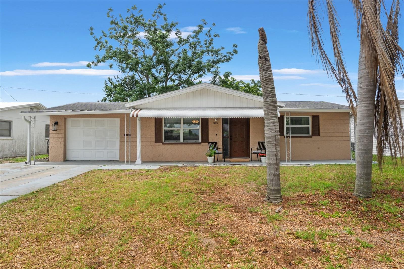 4821 Manor Dr