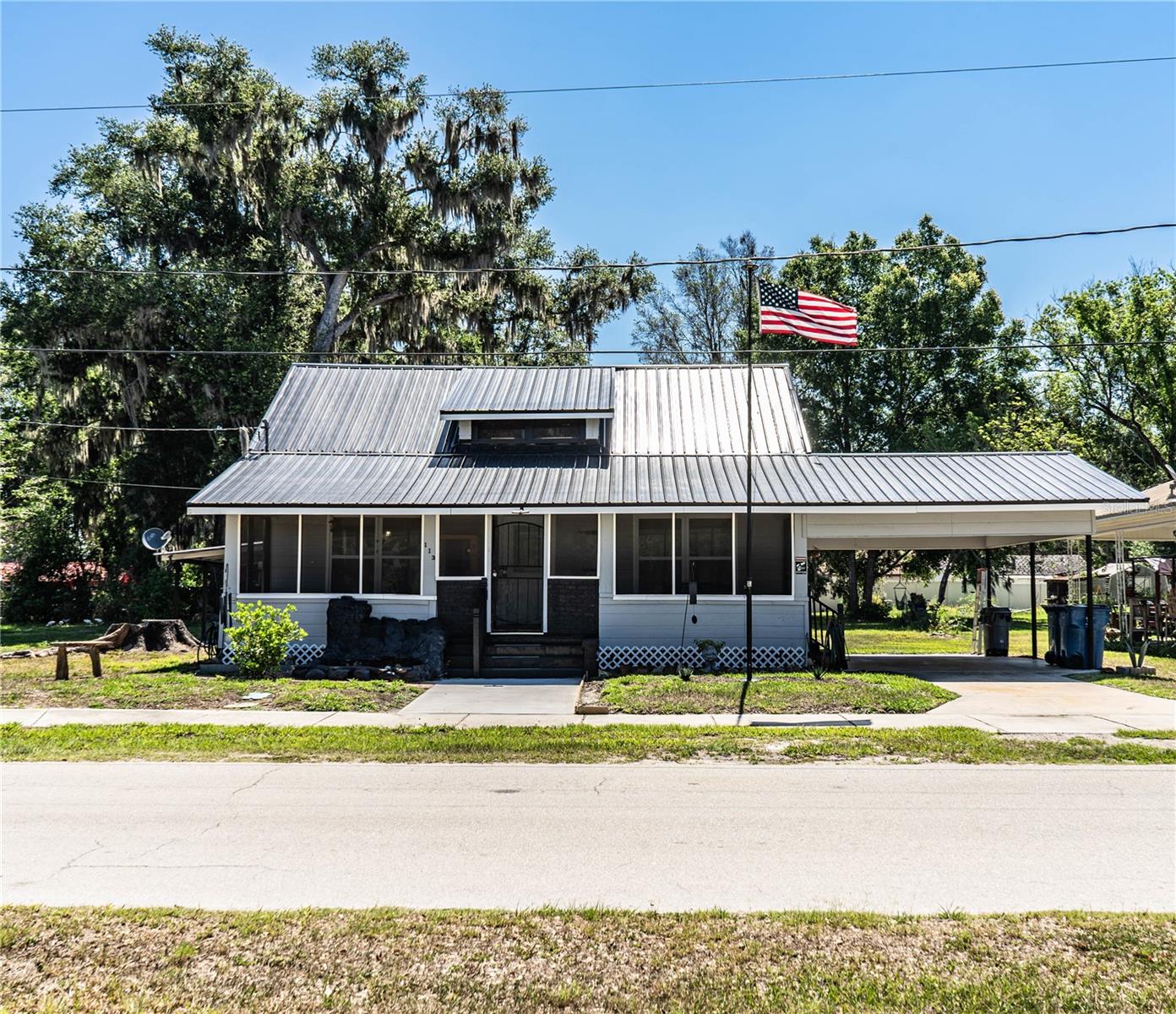 113 SE Pine Ave