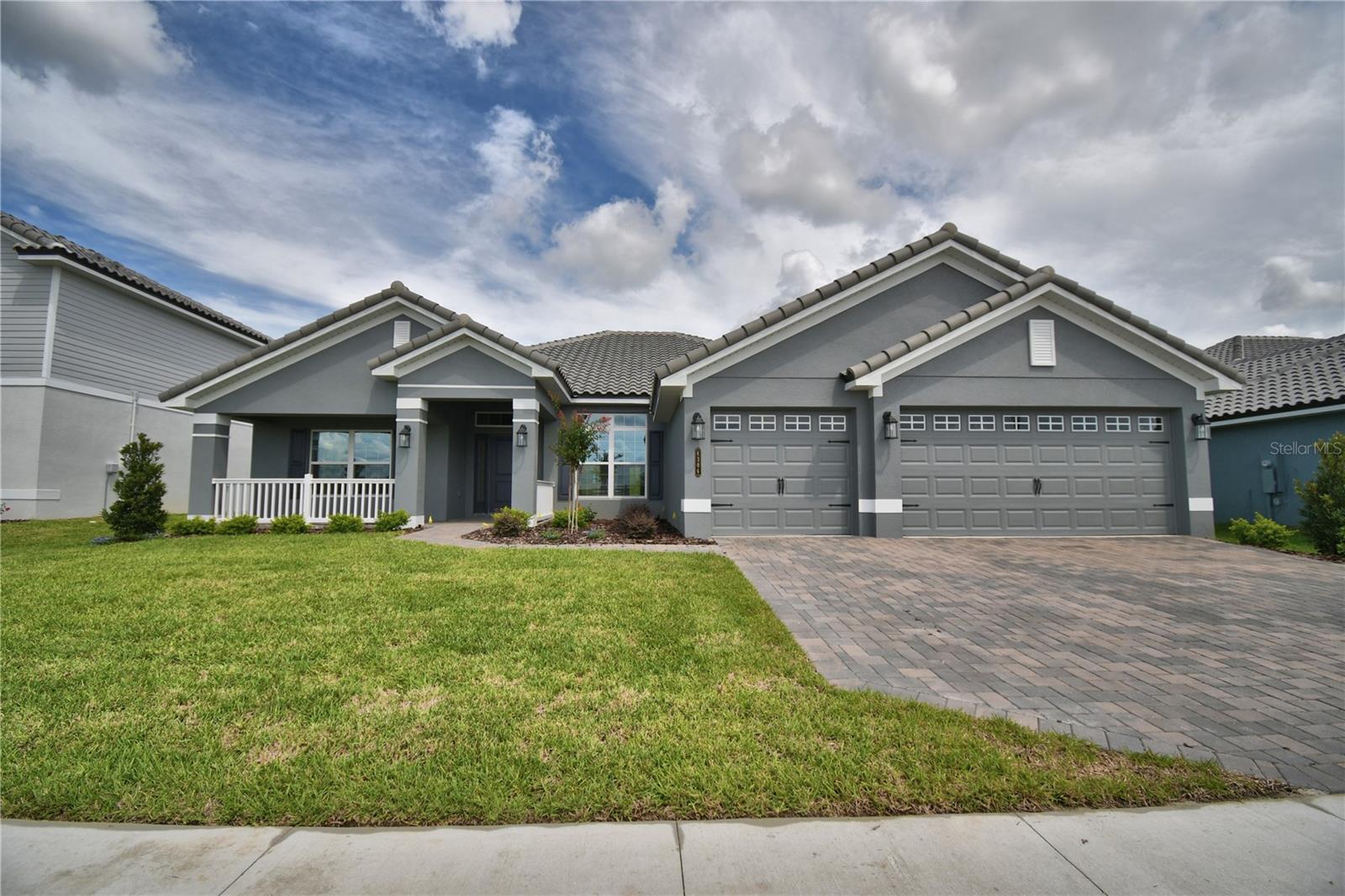 5421 Waterside Dr