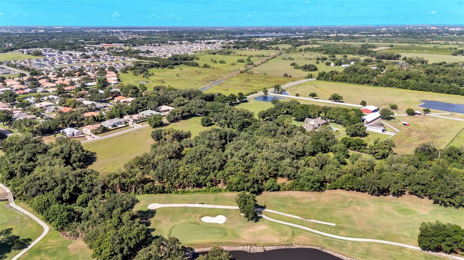 Country Club Rd S