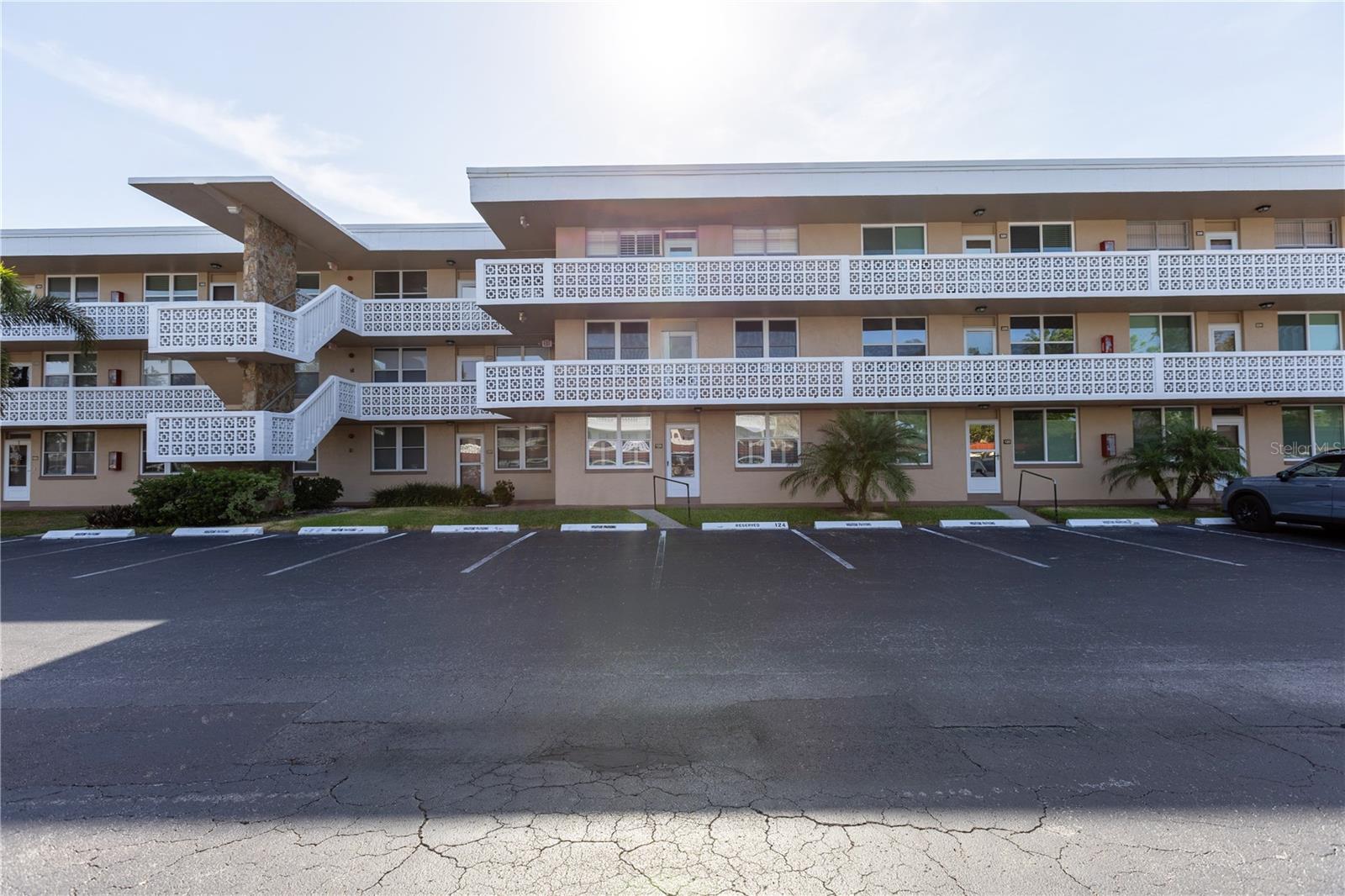 4915 Bay St NE #224