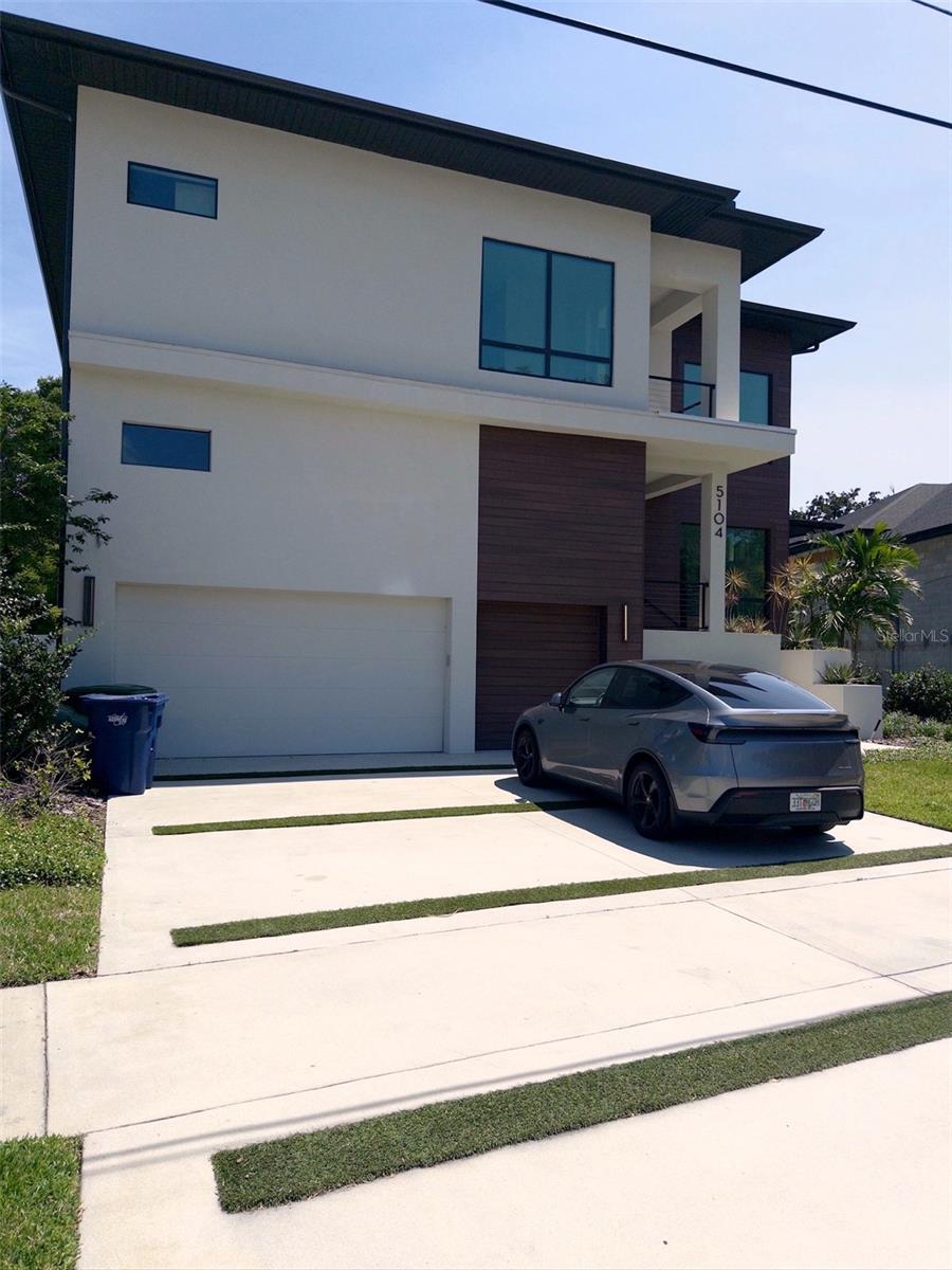5104 W Evelyn Dr