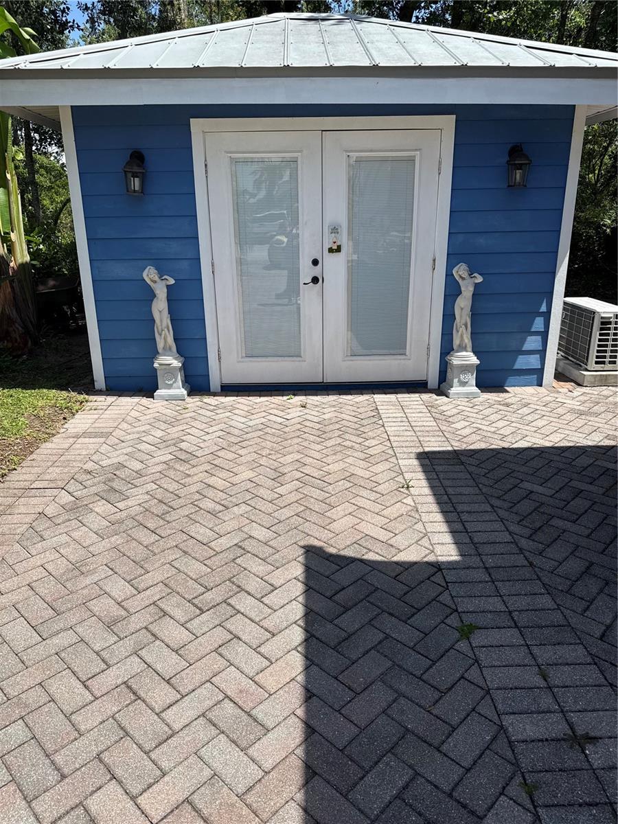 6837 Amanda Vista Cir