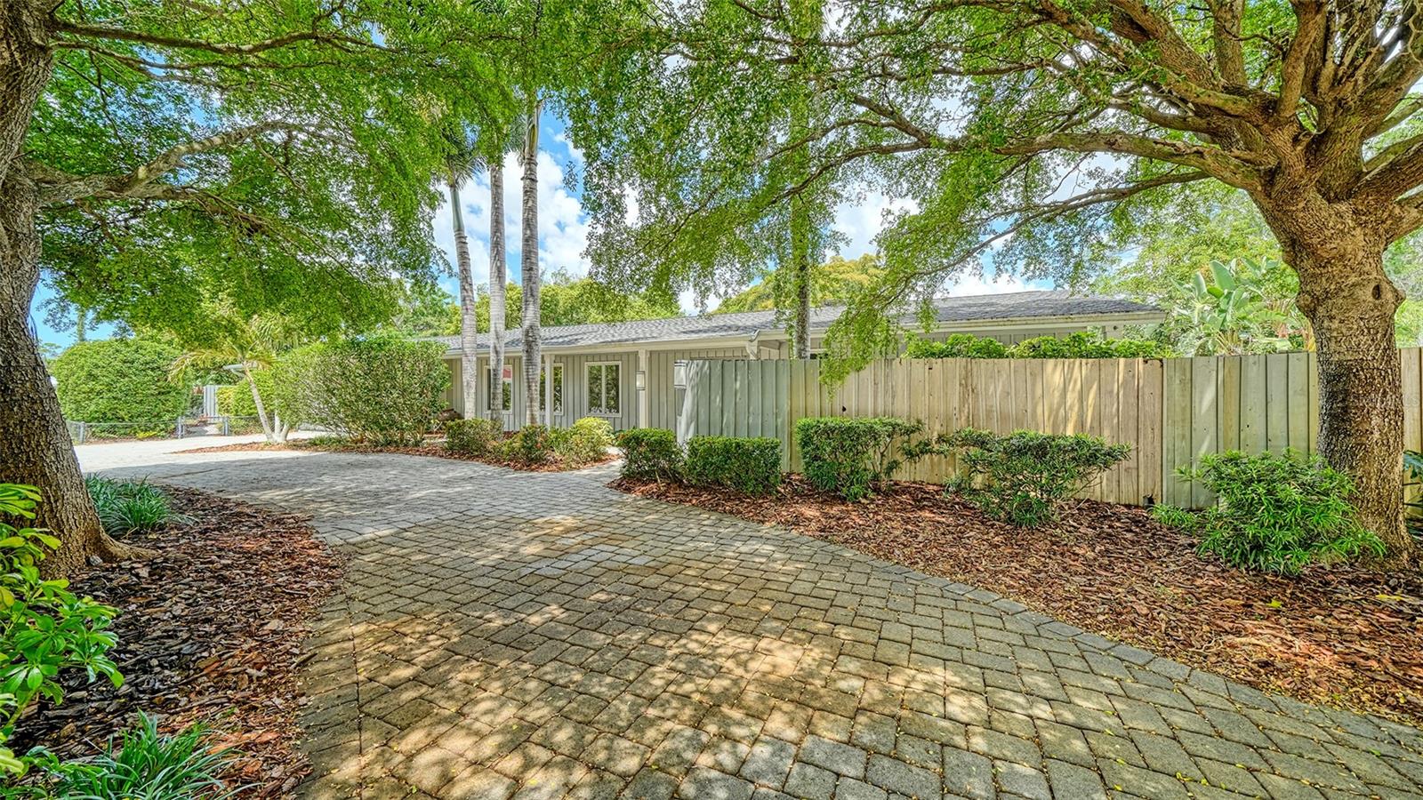 3424 Tanglewood Dr