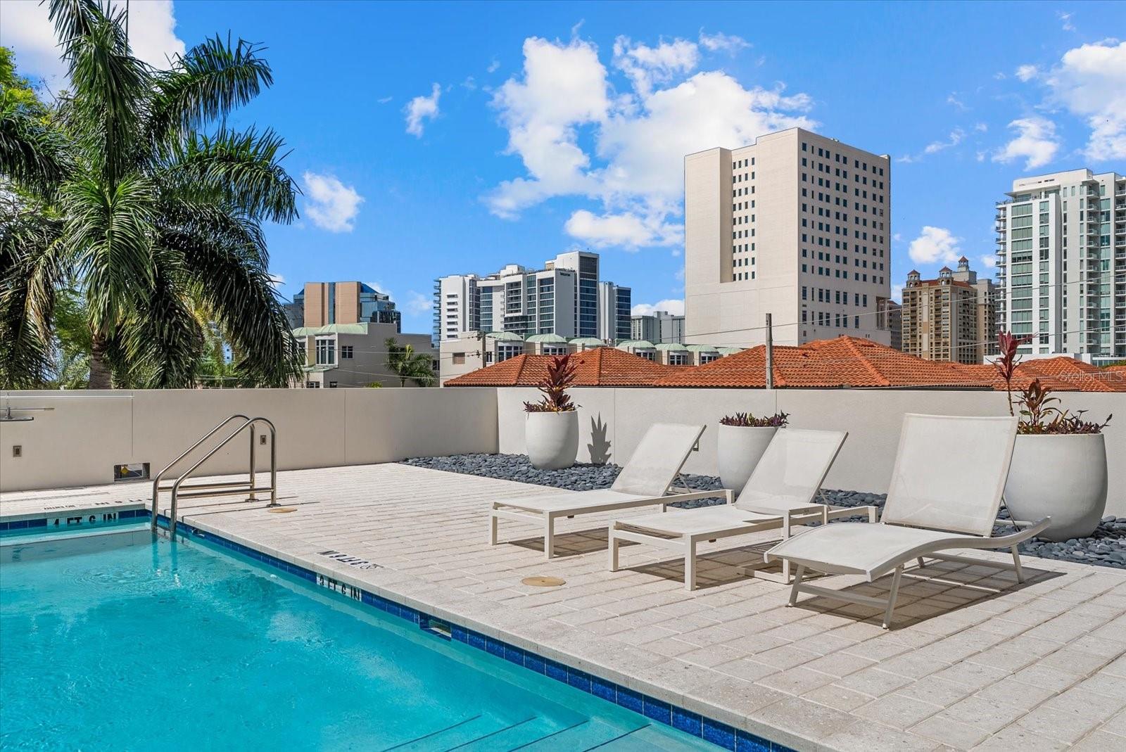332 Cocoanut Ave #302