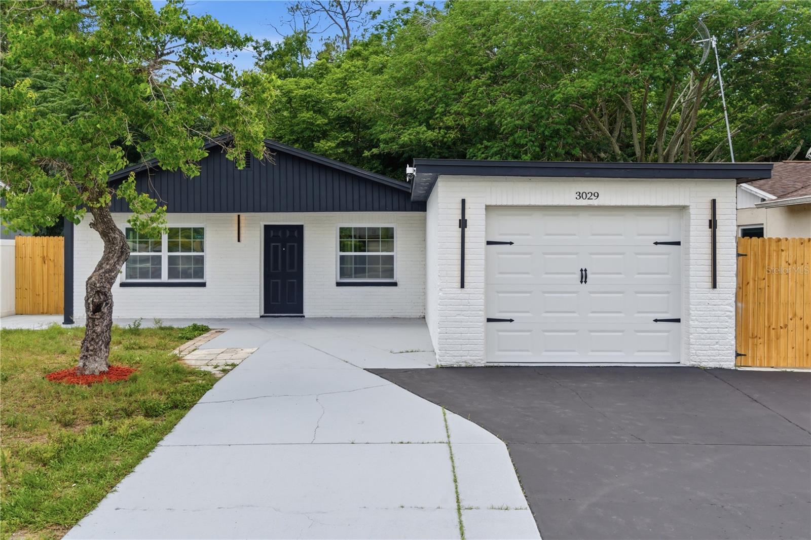 3029 Corona Dr
