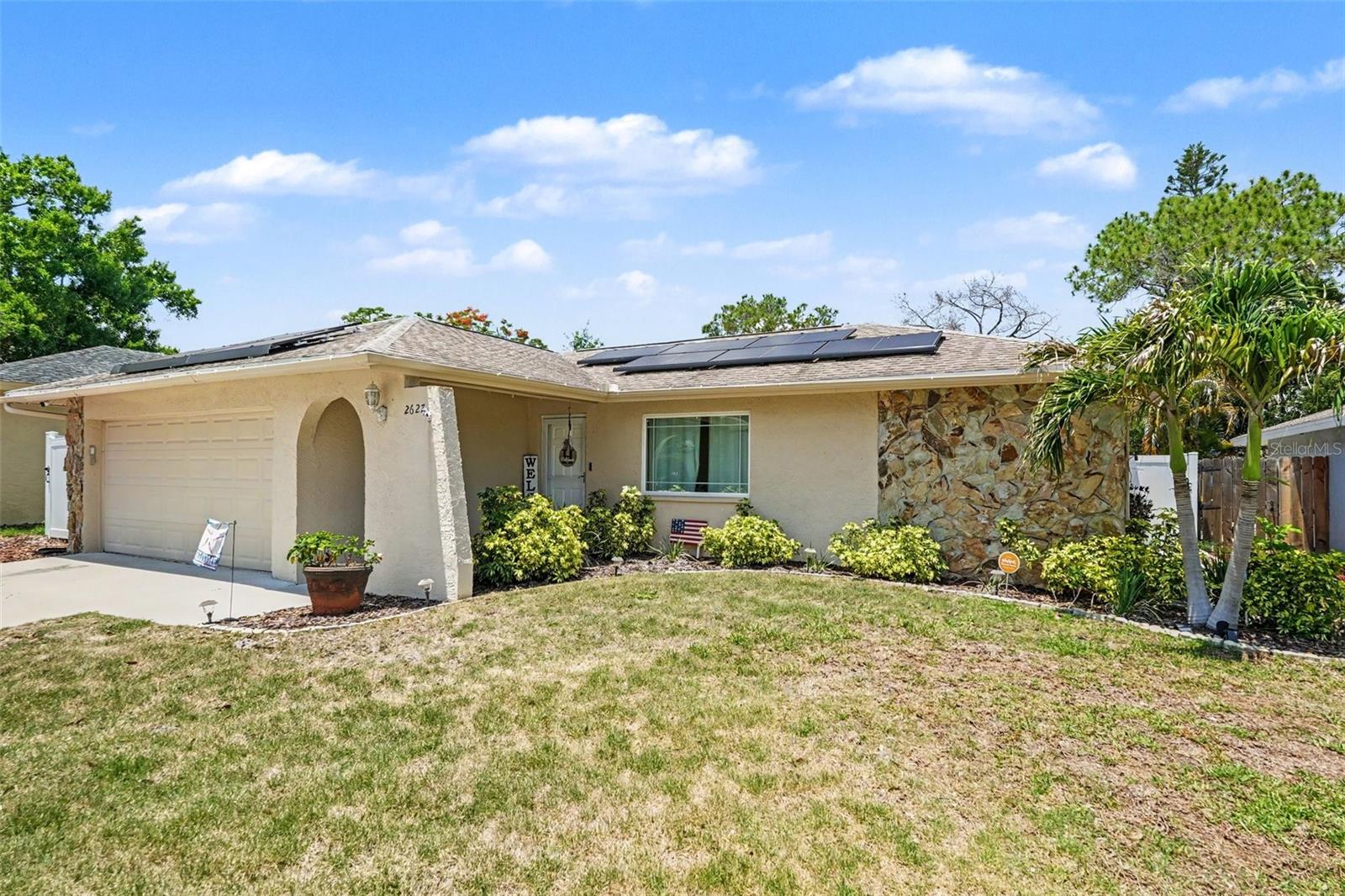 2627 Surrey Dr