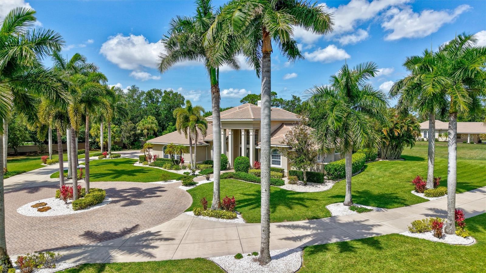 1045 Fox Creek Dr