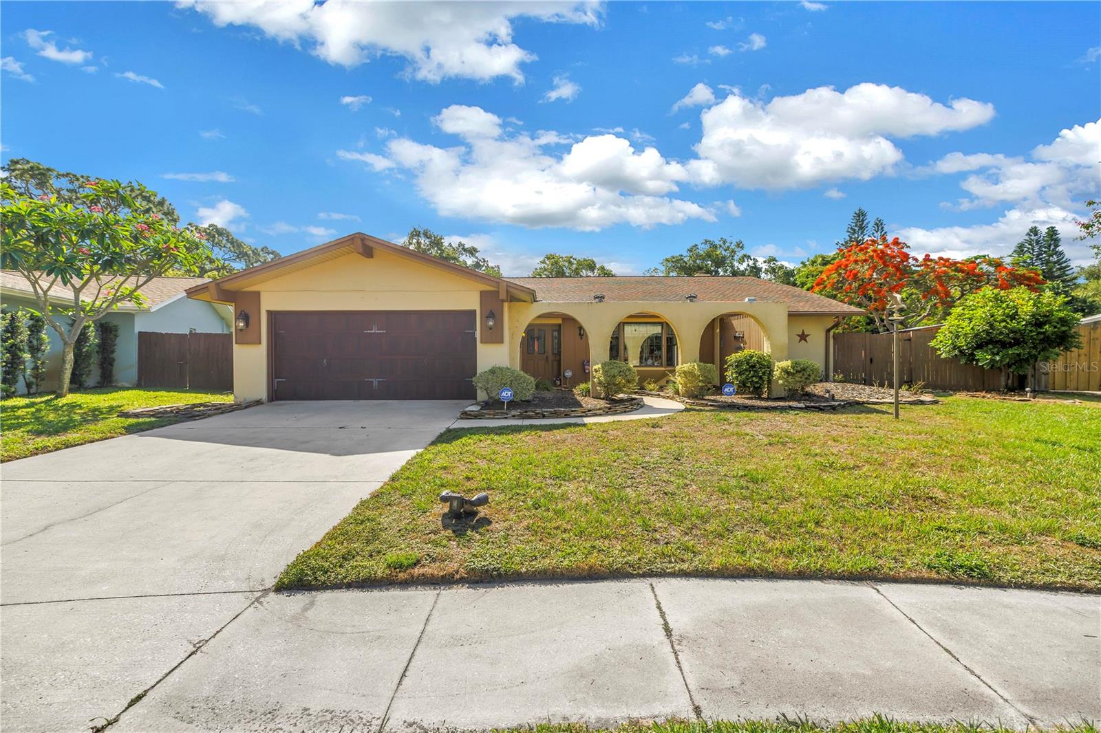 10657 Del Prado Dr E