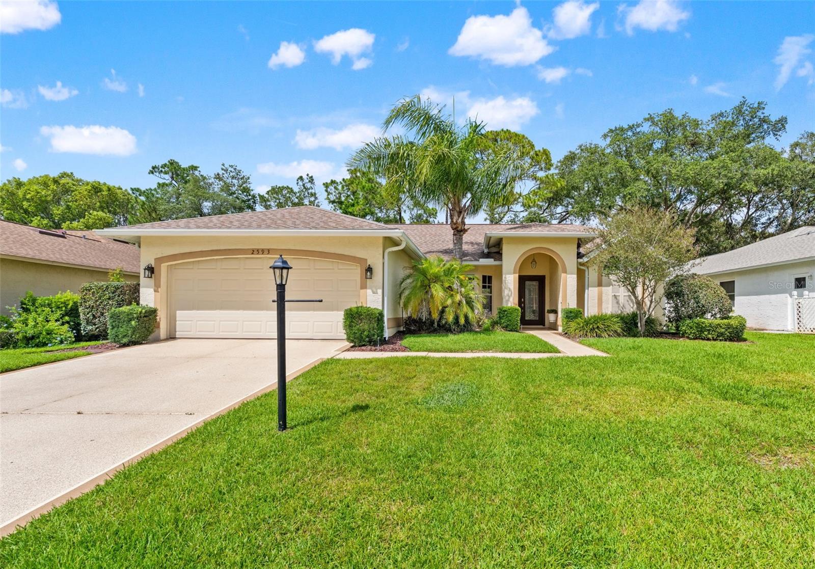 2593 Crystal Lake Dr
