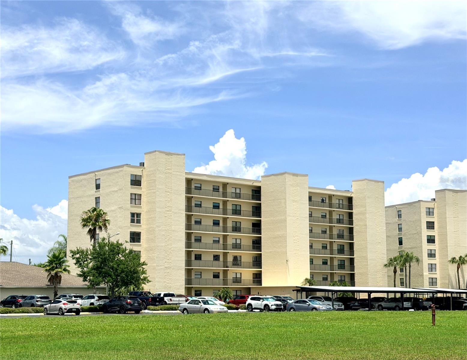 1000 Cove Cay Dr #4D