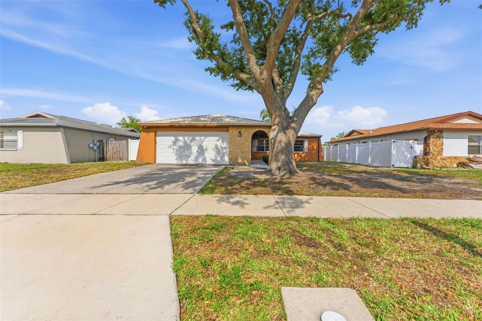 611 Tangerine Dr