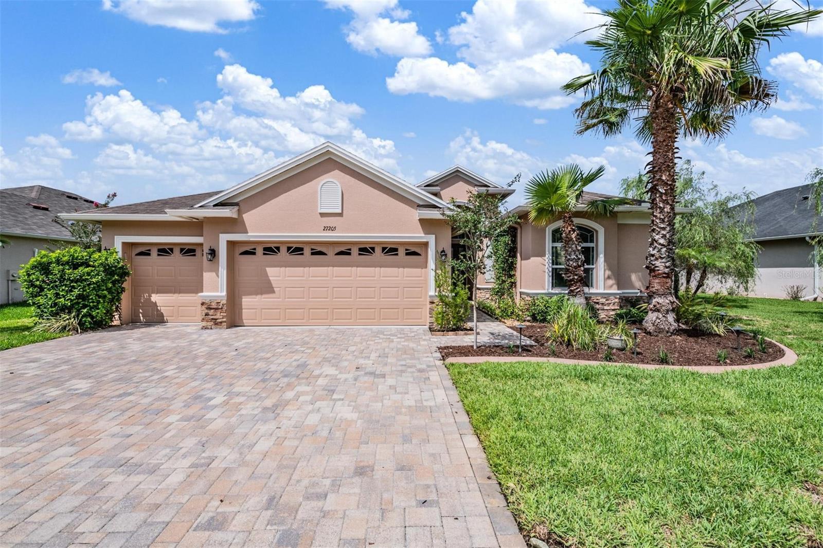 27205 Hawks Nest Cir