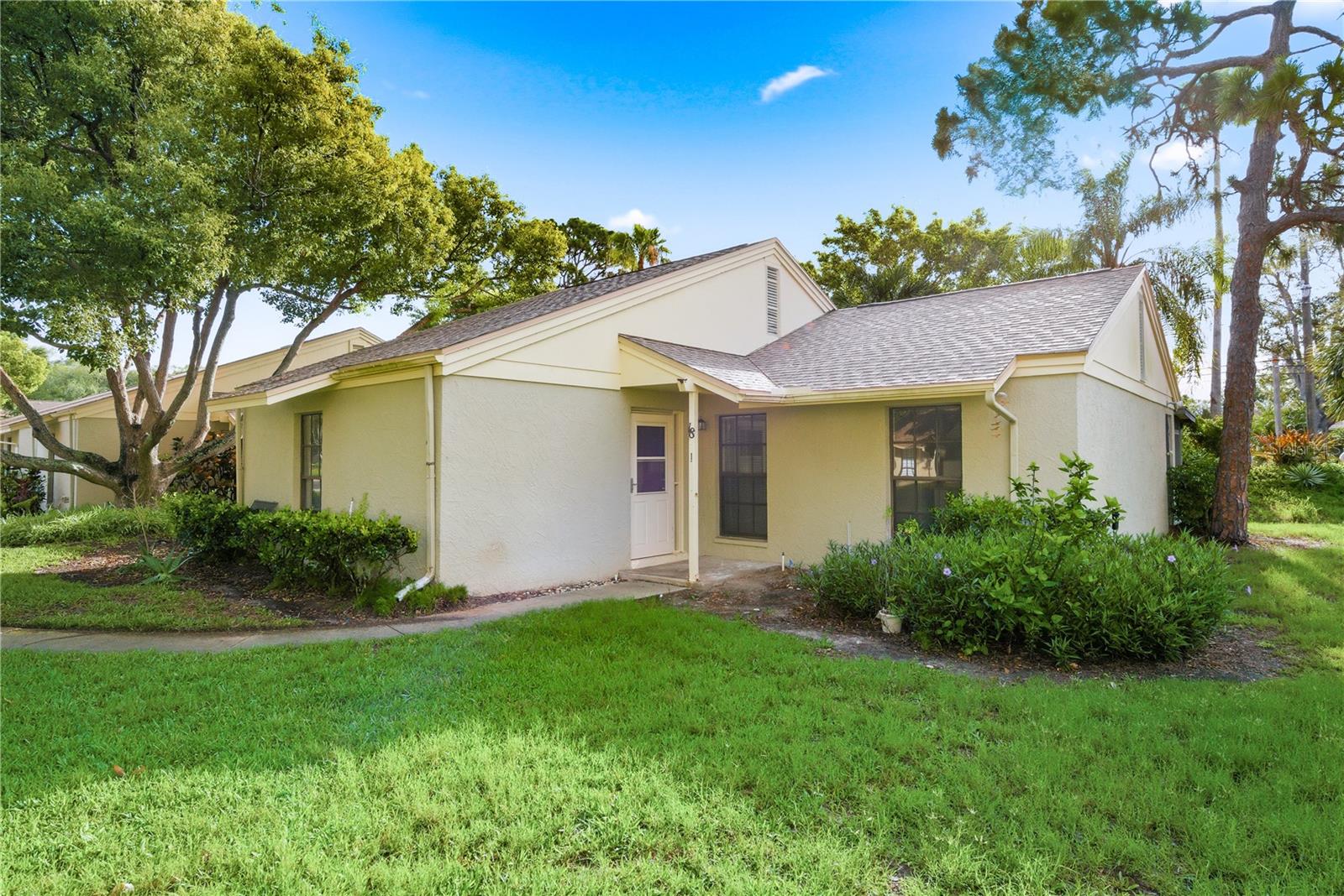 18 Windrush Bay Dr