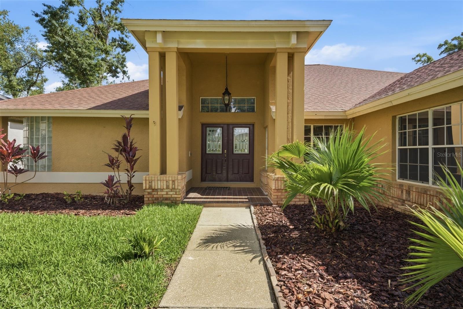 504 Stratfield Dr