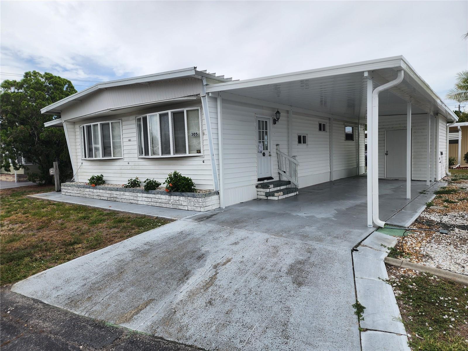 305 Batan CT