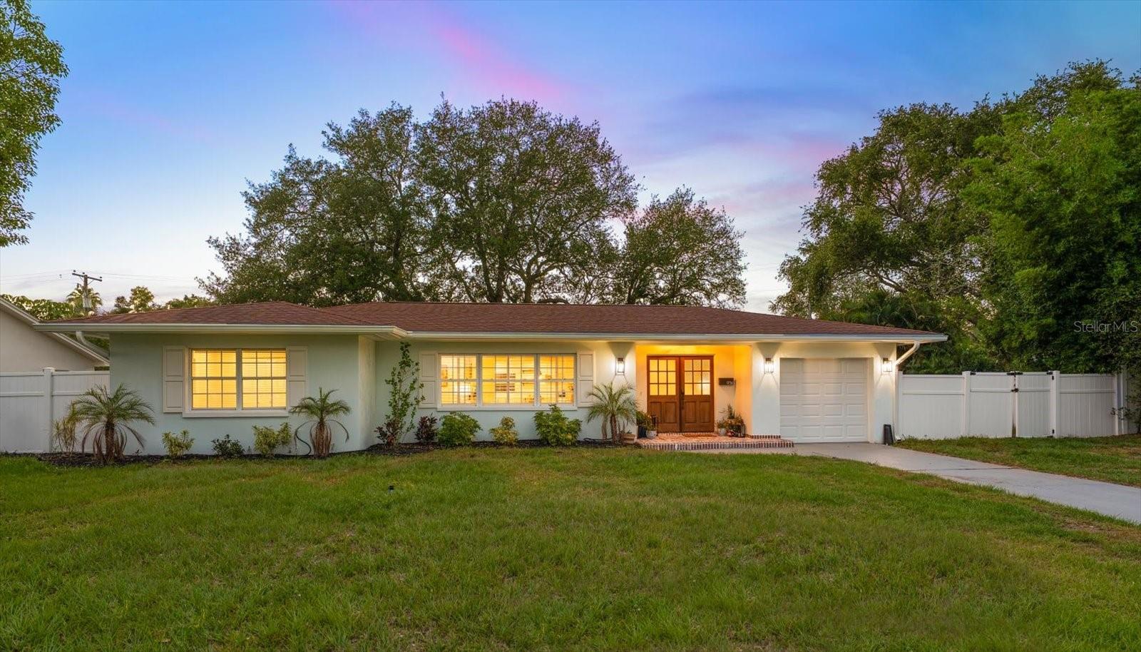 1736 Golf View Dr