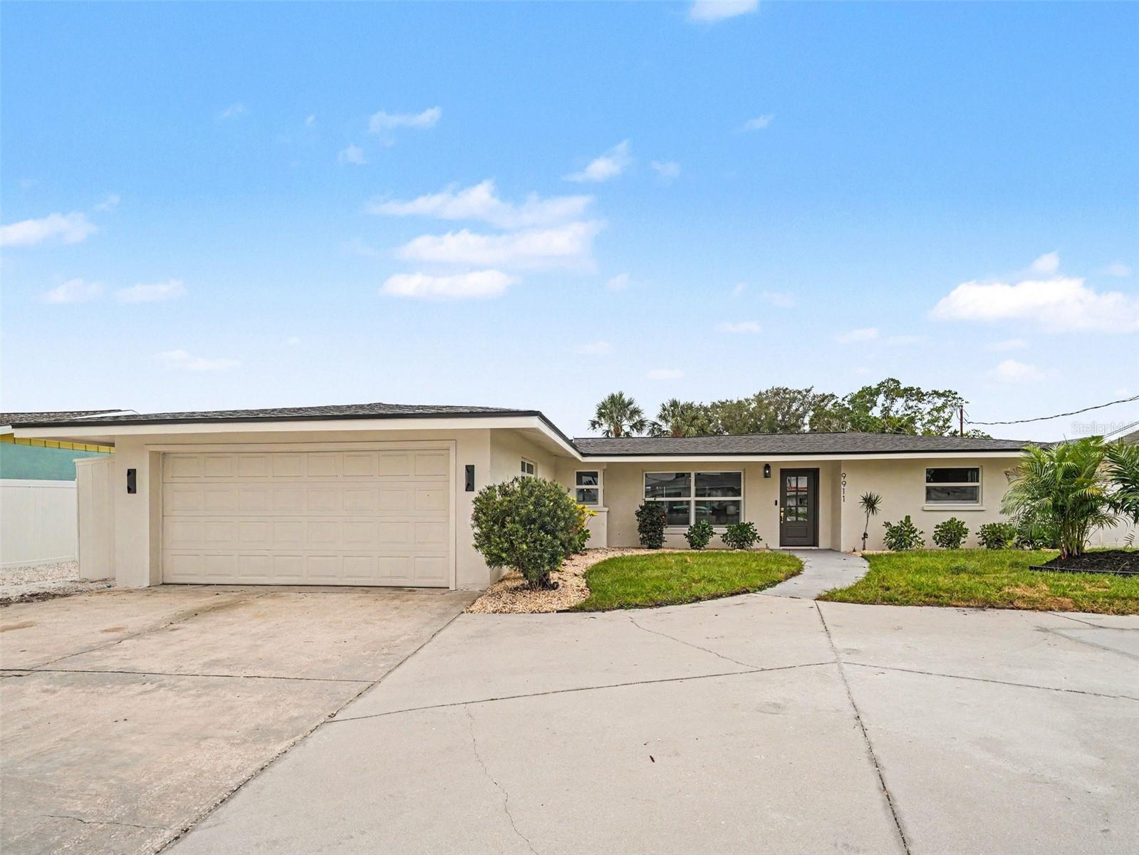 9911 Royal Palm Dr