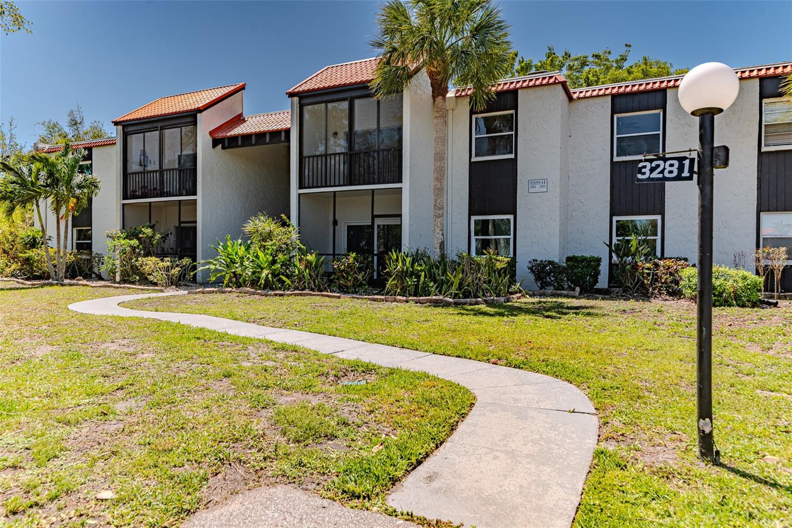 3281 Beneva Rd #202