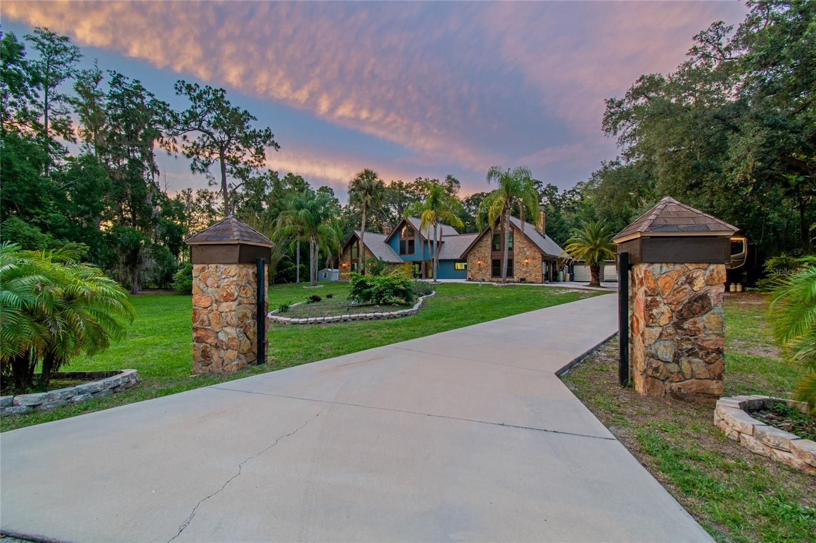 2120 Marquis CT